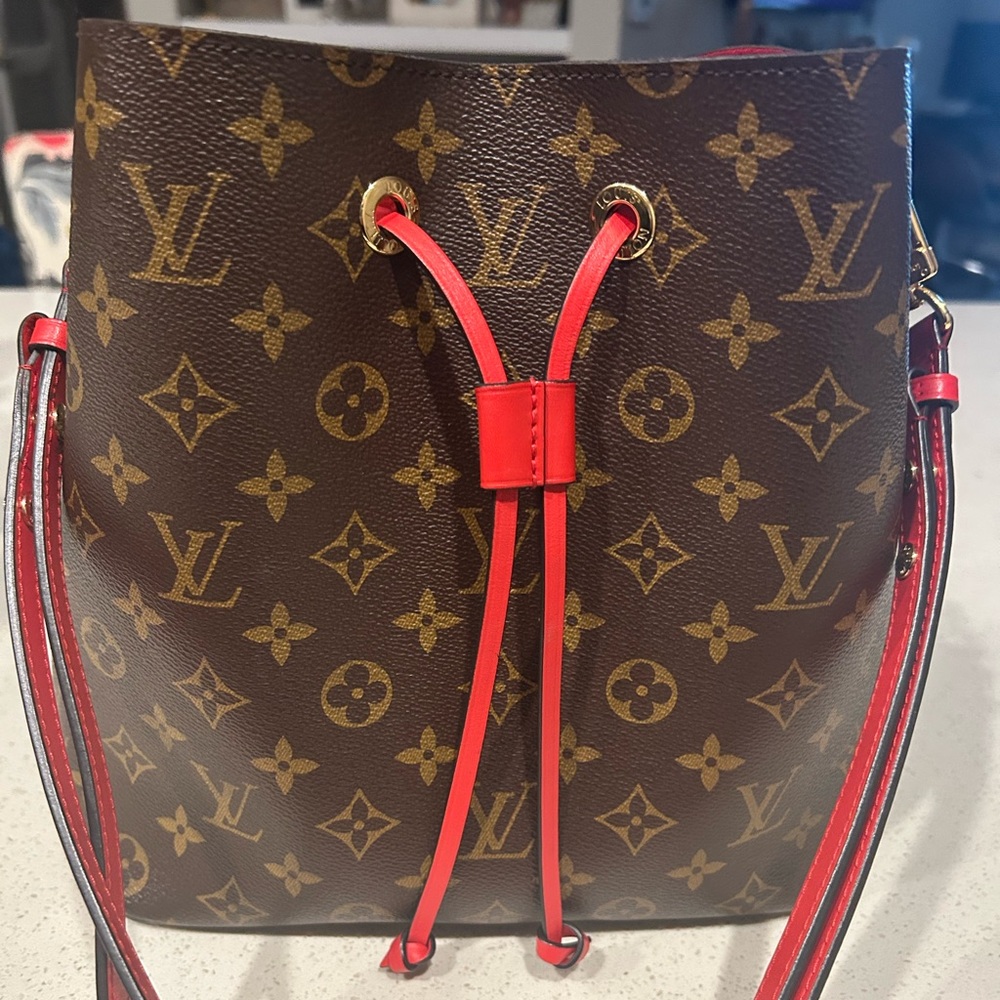 Louis Vuitton Monogram Neonoe MM Coquelicot